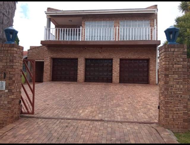 4 BEDROOM HOUSE FOR SALE IN NOORDHEUWEL
